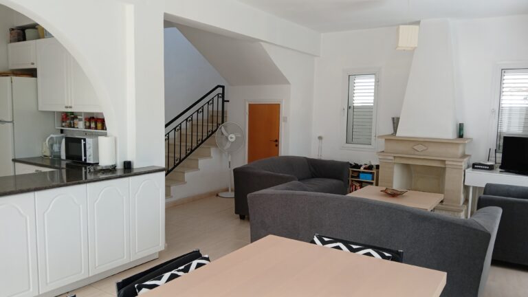 3 Bedroom House for Sale in Paphos – Universal