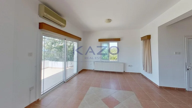 4 Bedroom House for Sale in Nea Dimmata, Paphos District