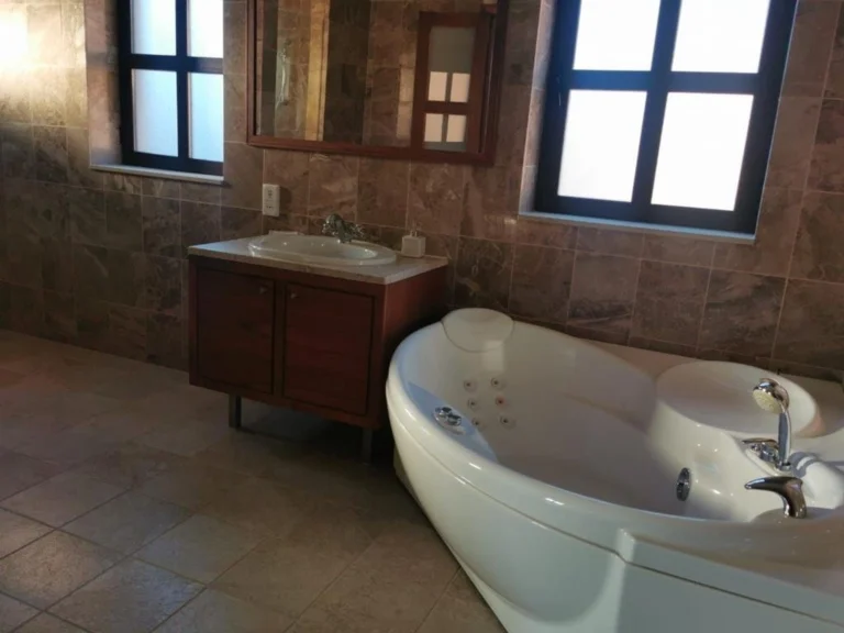 5 Bedroom House for Rent in Pyrgos Lemesou, Limassol District