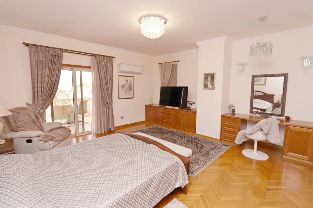 5 Bedroom House for Sale in Konia, Paphos District