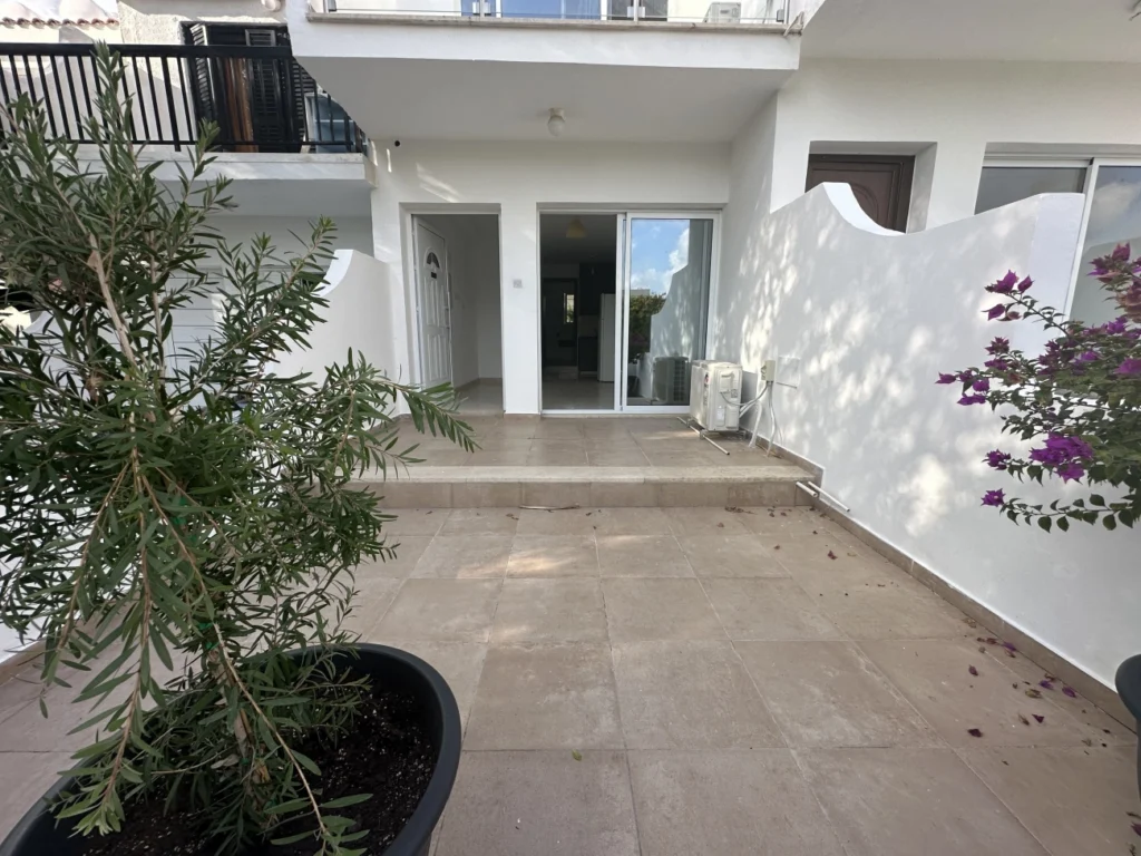 2 Bedroom Apartment for Sale in Tombs Of the Kings, Paphos District