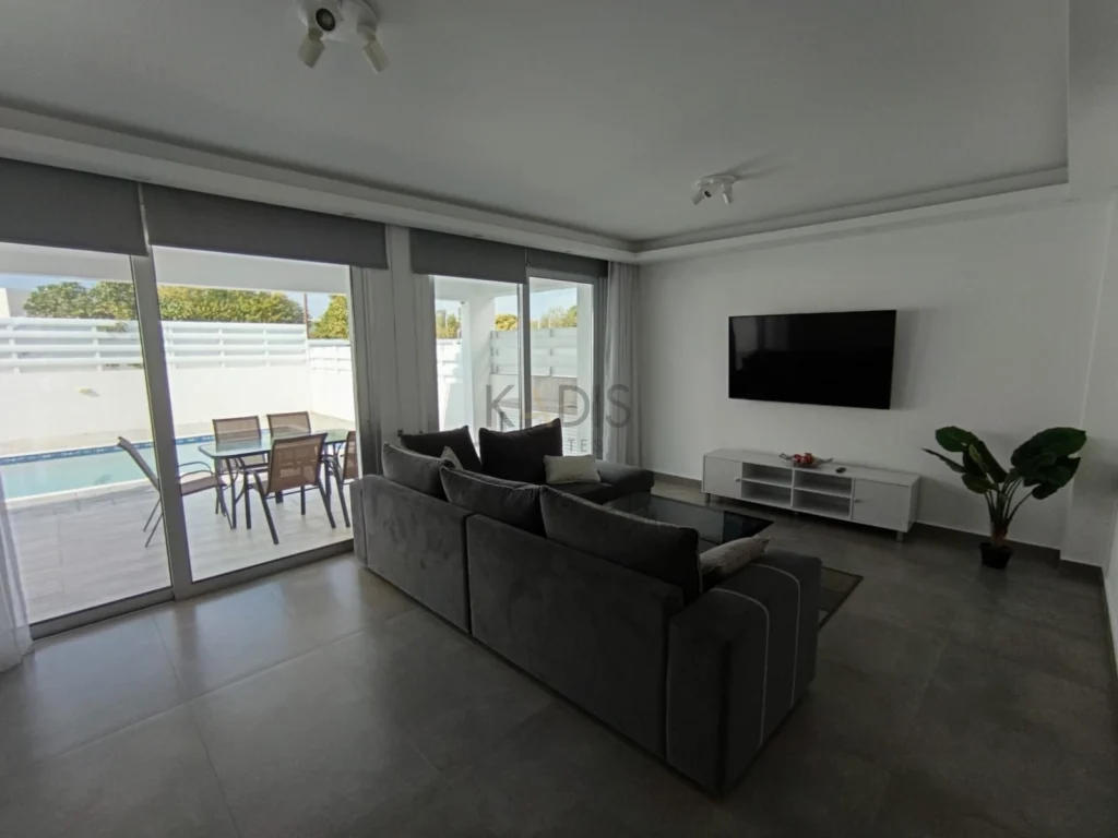 4 Bedroom House for Sale in Livadia Larnakas, Larnaca District