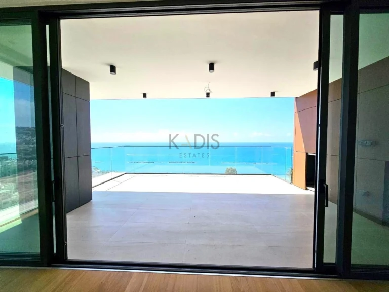 3 Bedroom Apartment for Sale in Agios Tychonas, Limassol District