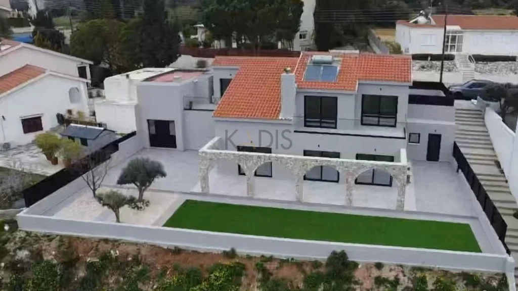 3 Bedroom House for Sale in Episkopi, Limassol District