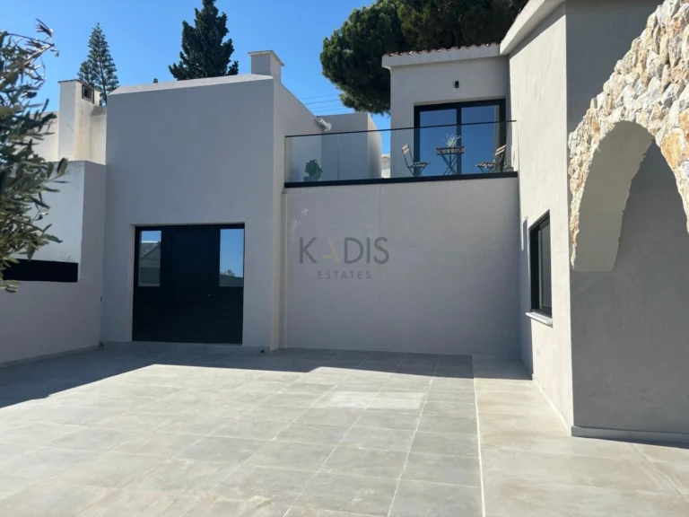3 Bedroom House for Sale in Episkopi, Limassol District
