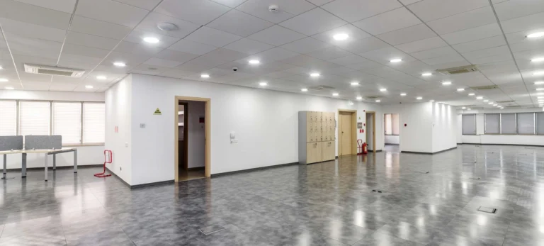 2922m² Office for Rent in Limassol District