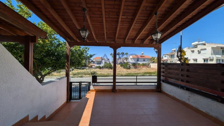 2 Bedroom House for Sale in Oroklini, Larnaca District