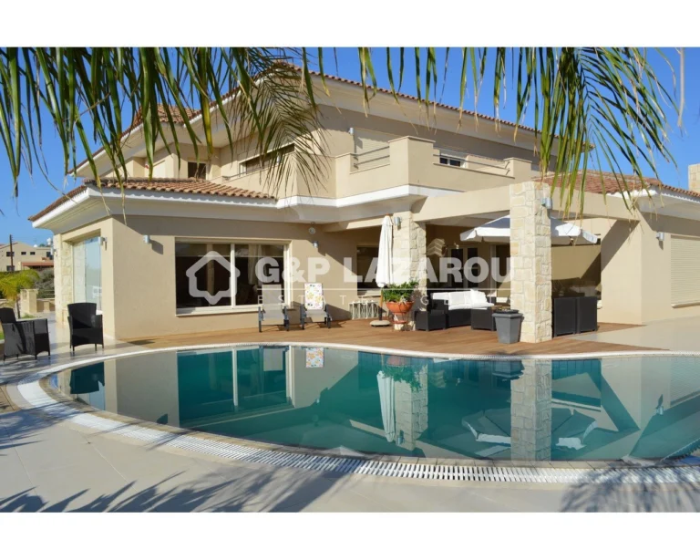 5 Bedroom House for Sale in Limassol – Agios Athanasios