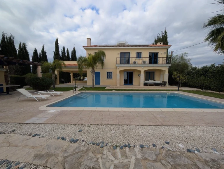 4 Bedroom House for Sale in Moni, Limassol District