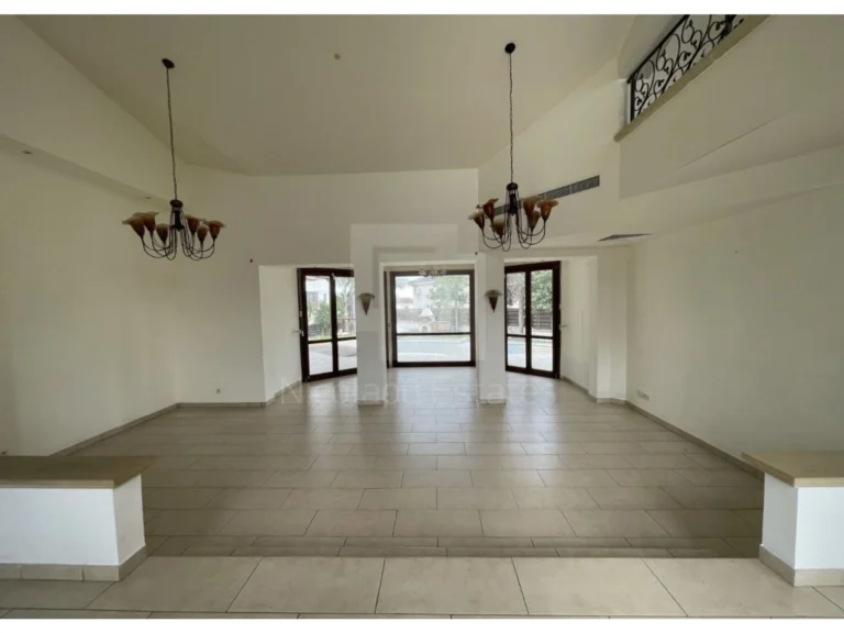 5 Bedroom House for Sale in Aradippou, Larnaca District