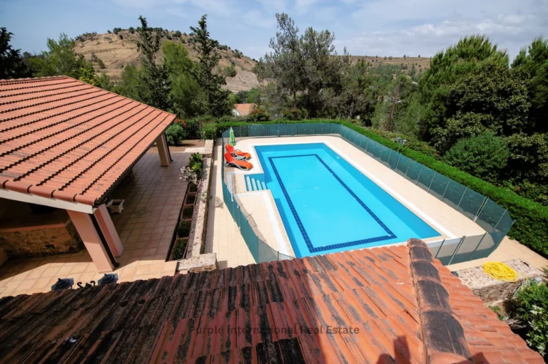 5 Bedroom House for Sale in Mosfiloti, Larnaca District
