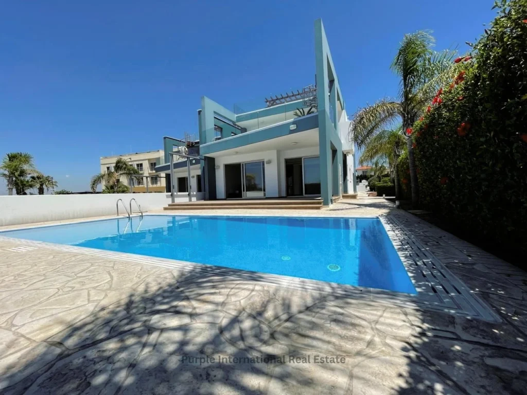 3 Bedroom Apartment for Sale in Pervolia Larnacas