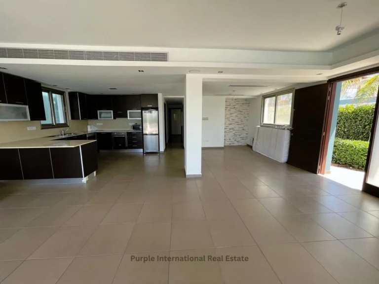3 Bedroom Apartment for Sale in Pervolia Larnacas