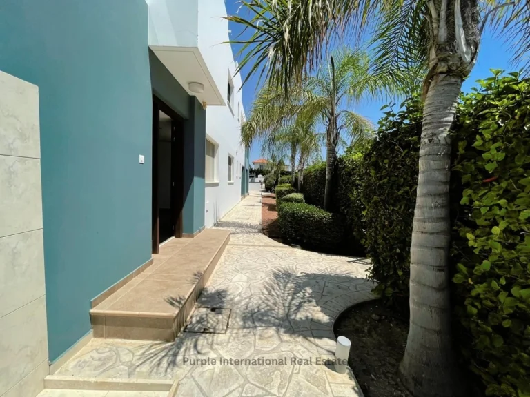 3 Bedroom Apartment for Sale in Pervolia Larnacas