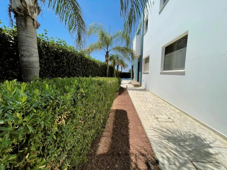 3 Bedroom Apartment for Sale in Pervolia Larnacas