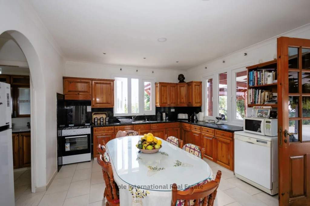 675m² House for Sale in Oroklini, Larnaca District