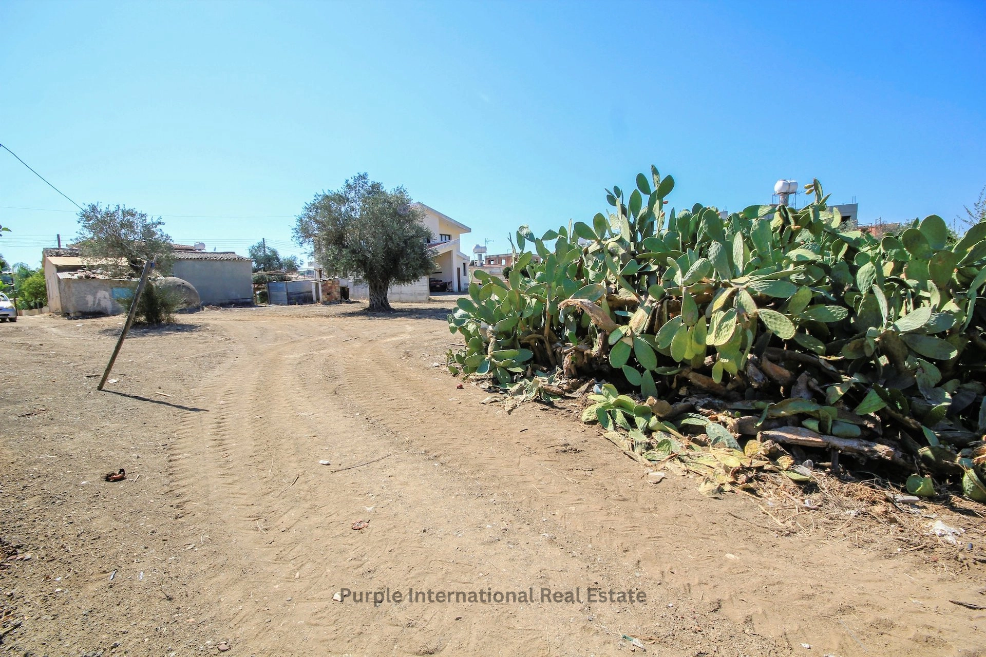 1,600m² Plot for Sale in Kornos, Larnaca District