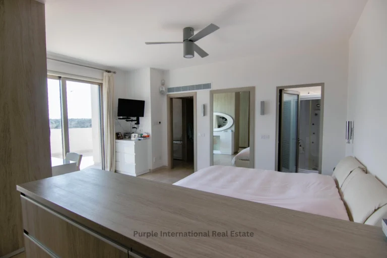 400m² House for Sale in Famagusta District
