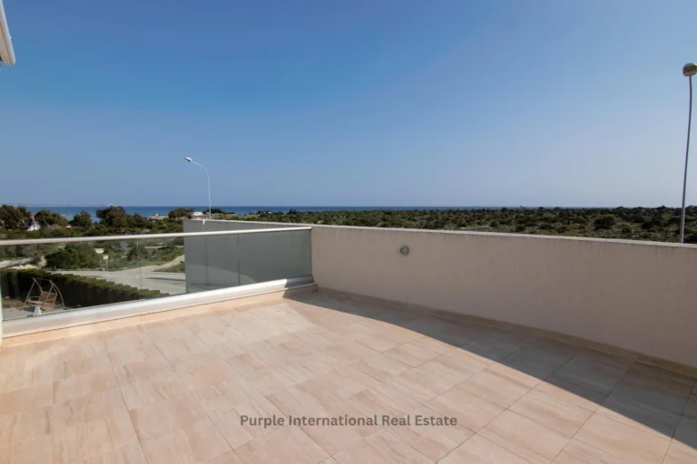 400m² House for Sale in Famagusta District