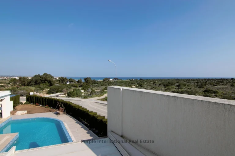 400m² House for Sale in Famagusta District