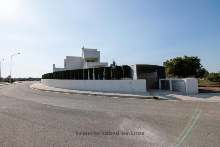 400m² House for Sale in Famagusta District