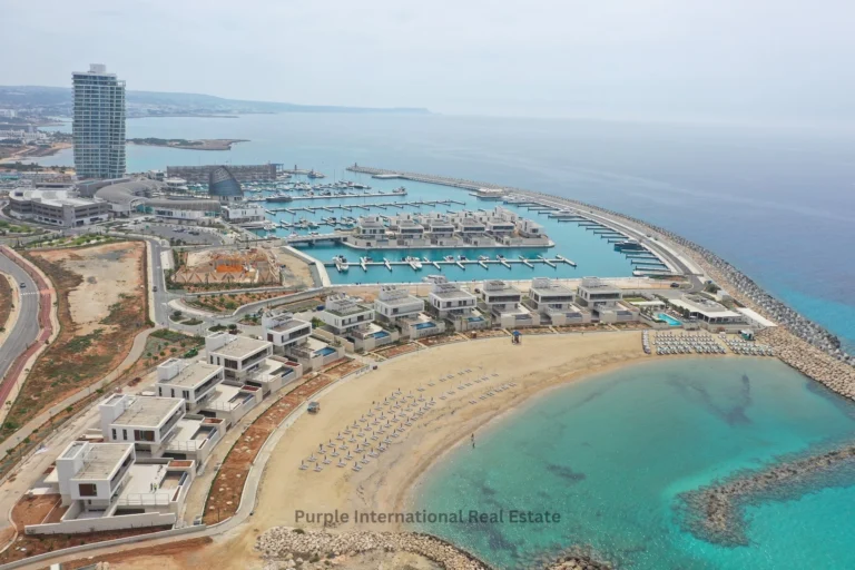 400m² House for Sale in Famagusta District