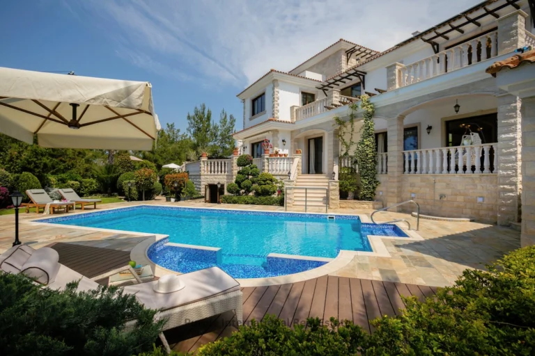 5 Bedroom House for Sale in Argaka, Paphos District