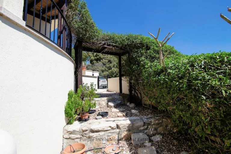 5 Bedroom House for Sale in Psematismenos, Larnaca District
