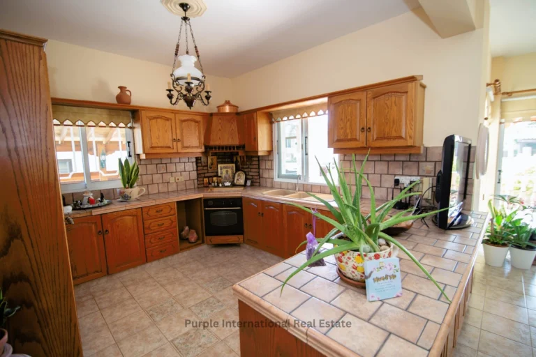 5 Bedroom House for Sale in Tersefanou, Larnaca District