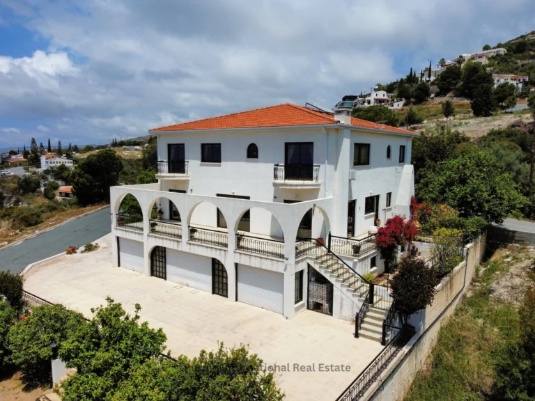 5 Bedroom House for Sale in Tala, Paphos District