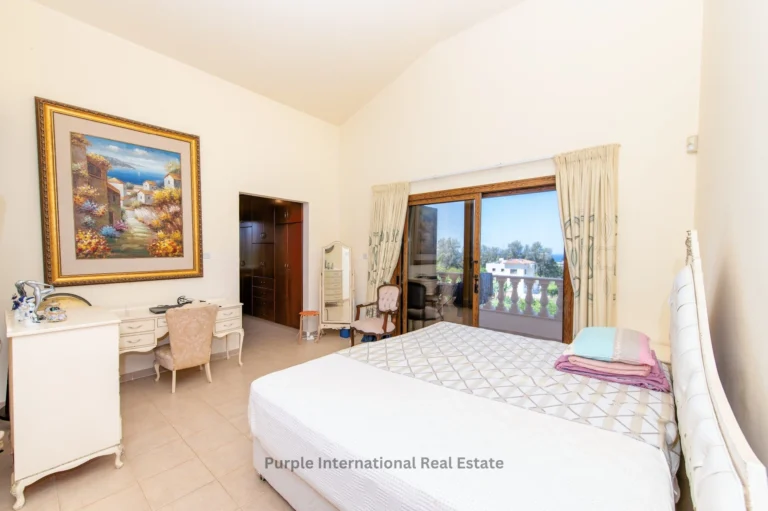 3 Bedroom House for Sale in Sea Caves, Paphos District
