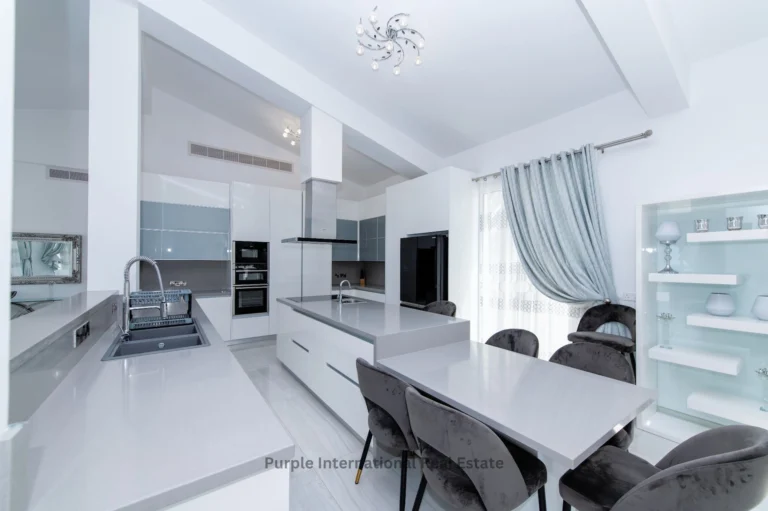 4 Bedroom House for Sale in Sea Caves, Paphos District