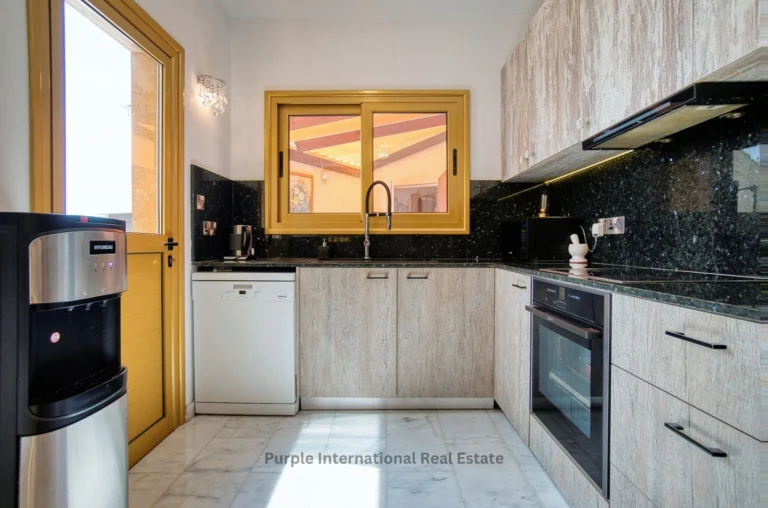 4 Bedroom House for Sale in Chlorakas, Paphos District