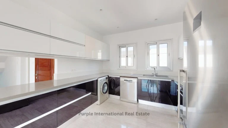 5 Bedroom House for Sale in Kissonerga, Paphos District
