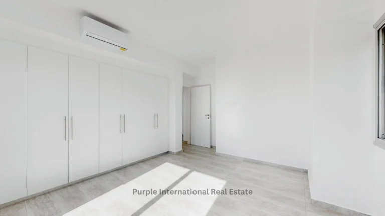 5 Bedroom House for Sale in Kissonerga, Paphos District
