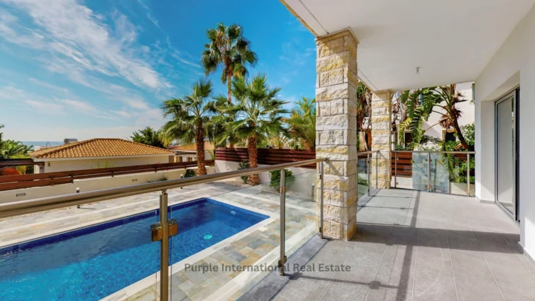 5 Bedroom House for Sale in Kissonerga, Paphos District