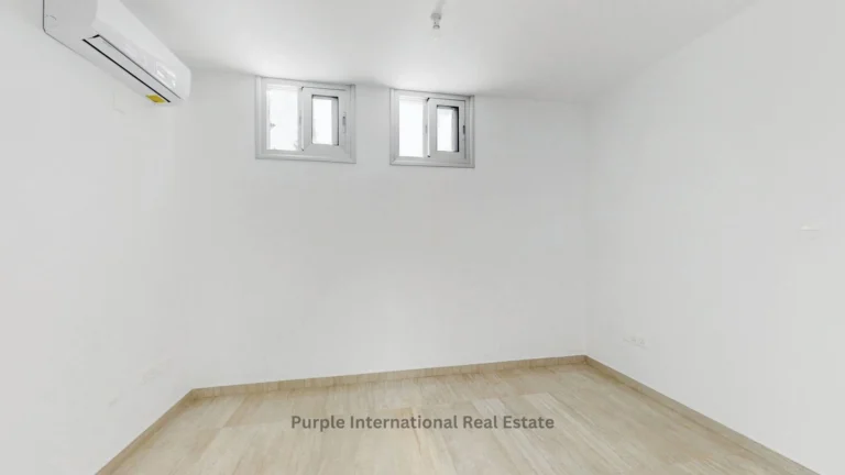 5 Bedroom House for Sale in Kissonerga, Paphos District