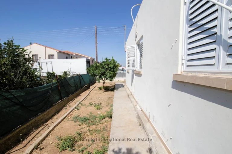 2 Bedroom House for Sale in Oroklini, Larnaca District