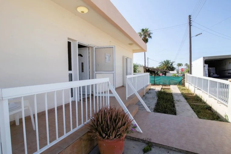 2 Bedroom House for Sale in Oroklini, Larnaca District