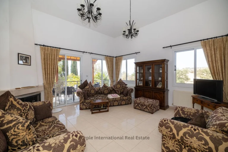 4 Bedroom House for Sale in Steni, Paphos District