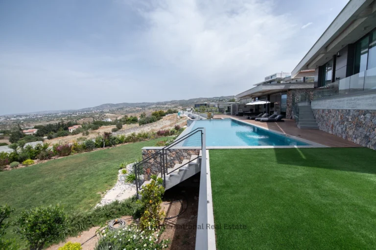 5 Bedroom House for Sale in Armou, Paphos District