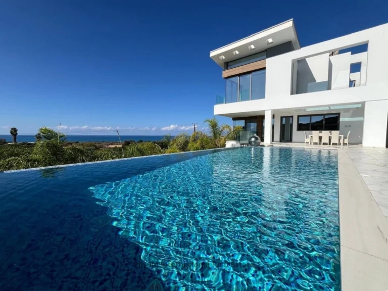 540m² House for Sale in Peyia, Paphos District