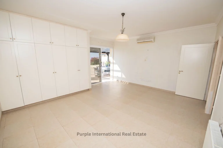 4 Bedroom House for Sale in Sea Caves, Paphos District