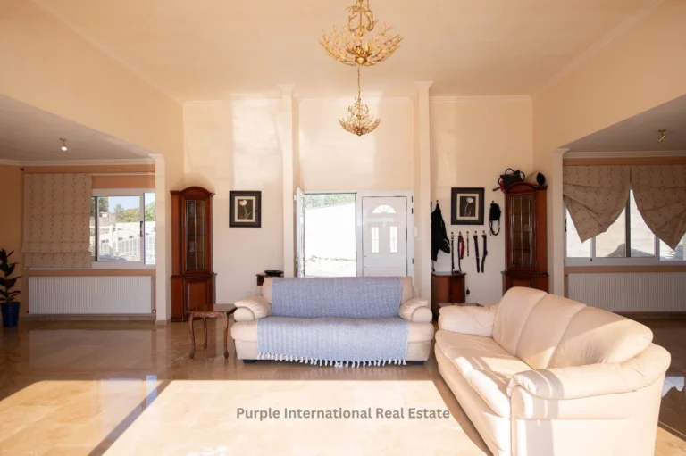 4 Bedroom House for Sale in Sea Caves, Paphos District