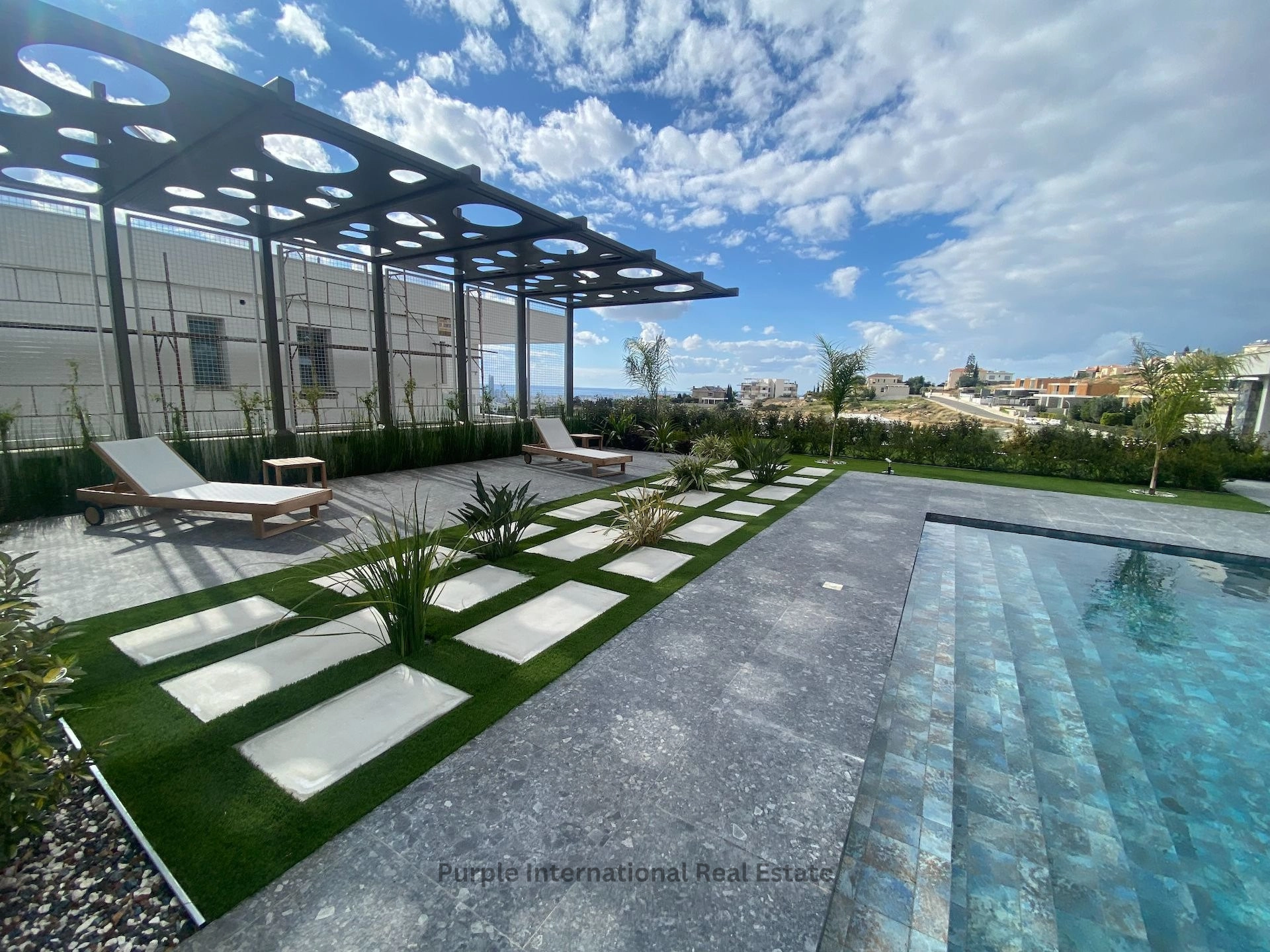 1000m² House for Sale in Germasogeia, Limassol District