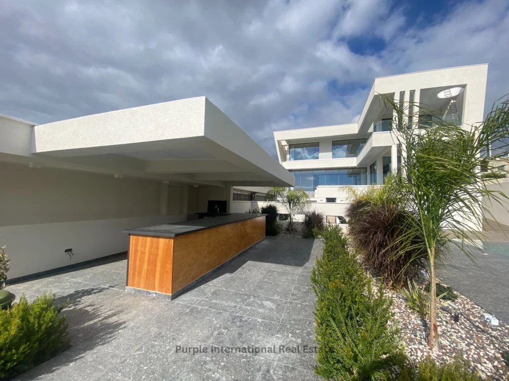 1000m² House for Sale in Germasogeia, Limassol District