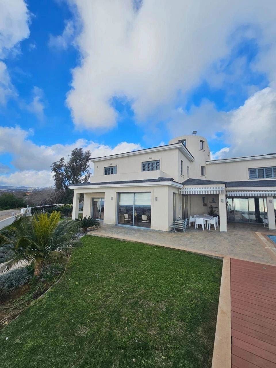 420m² House for Sale in Konia, Paphos District
