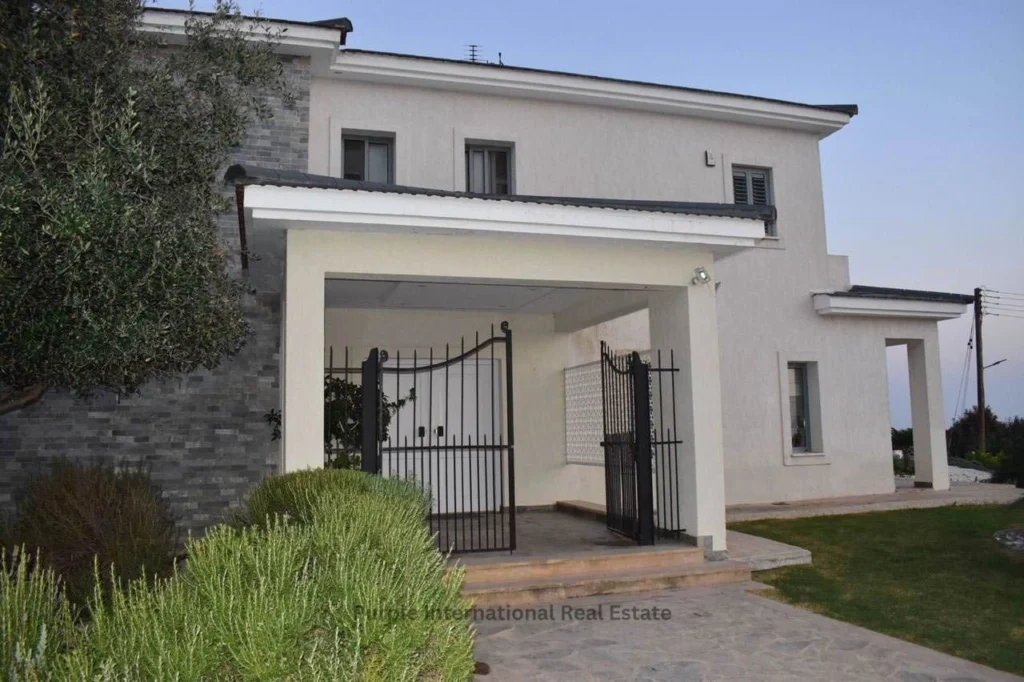 420m² House for Sale in Konia, Paphos District
