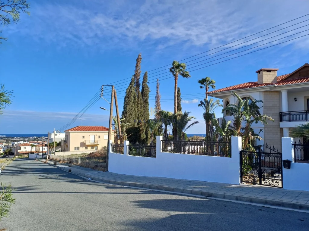 5 Bedroom House for Sale in Oroklini, Larnaca District