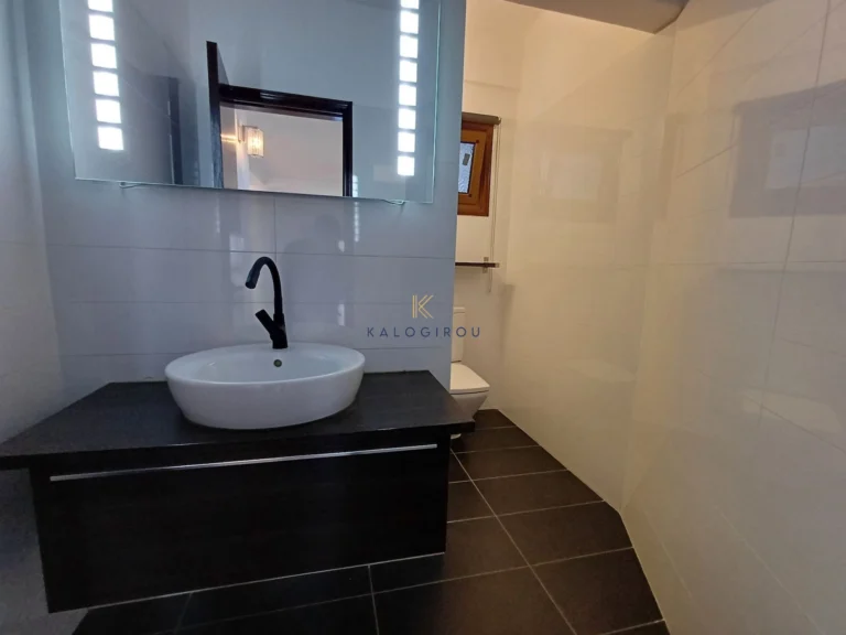 5 Bedroom House for Sale in Oroklini, Larnaca District